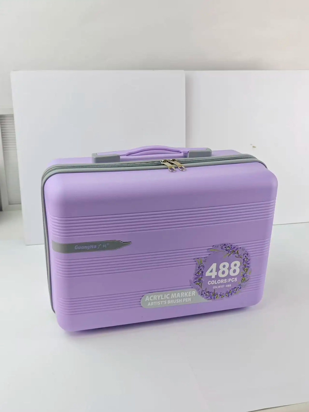 Valise guangna 488 🚨 ATTENTION — PRÉCOMMANDE 🚨
📦 Disponible sous 6 semaines, car actuellement en fabrication.

💜 Valise GUANGNA 488 feutres acryliques
🎨 488 couleurs pour encore plus de créativité !

📬 Dès réception de mon stock, votre commande sera